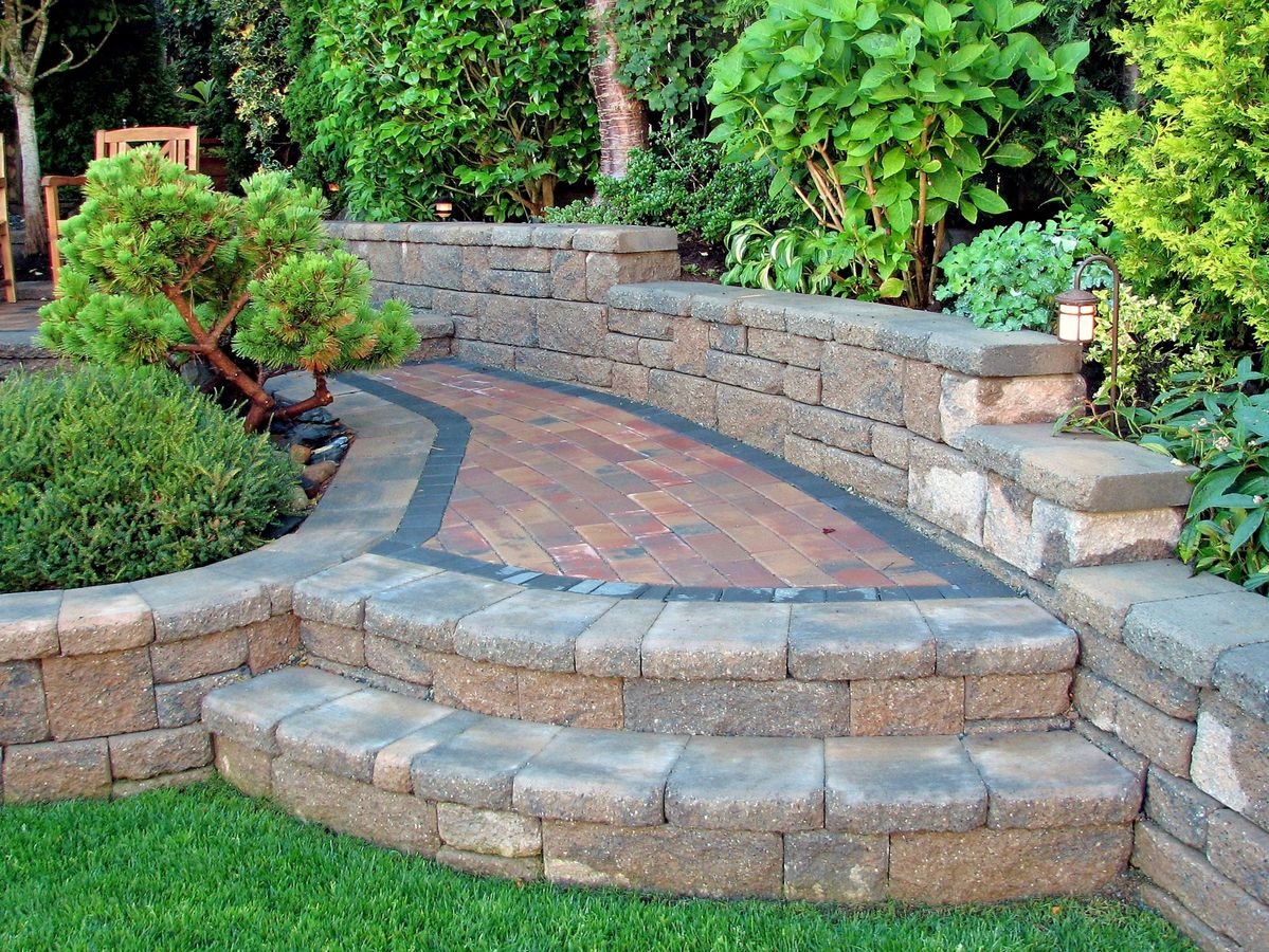 Hardscape Patio and Steps | Hardscape Design in Bloomington, IL